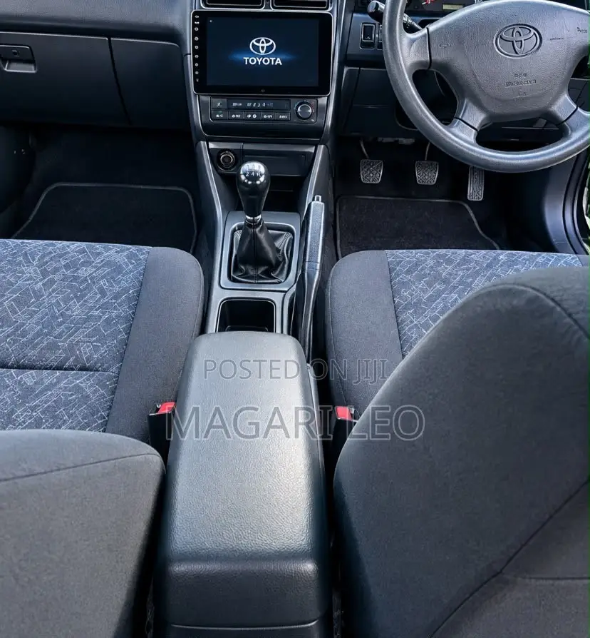 Toyota Carina 1.5 FWD Sedan 2001 Silver