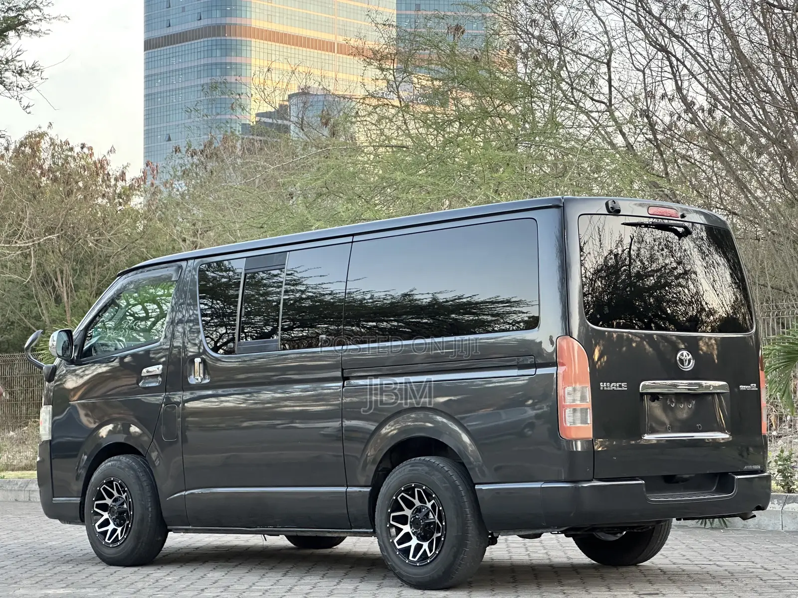 Toyota HiAce 2005 Grey