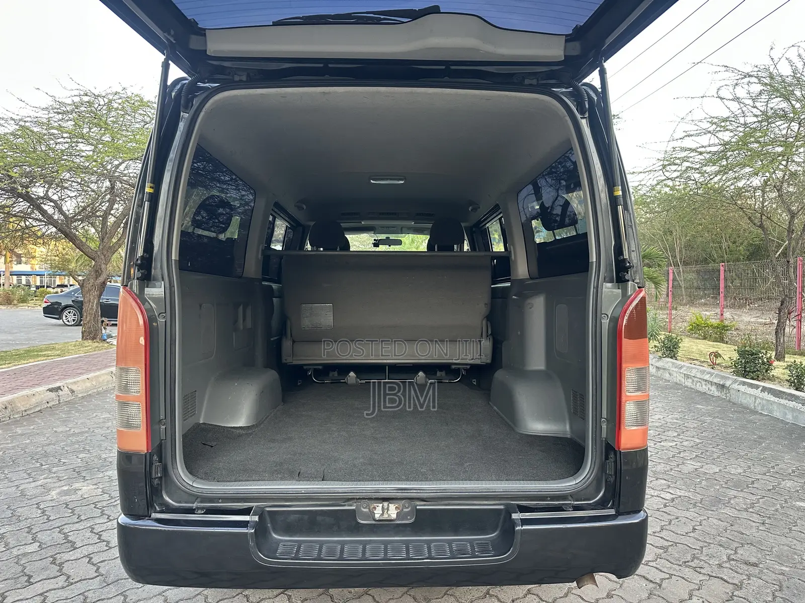 Toyota HiAce 2005 Grey