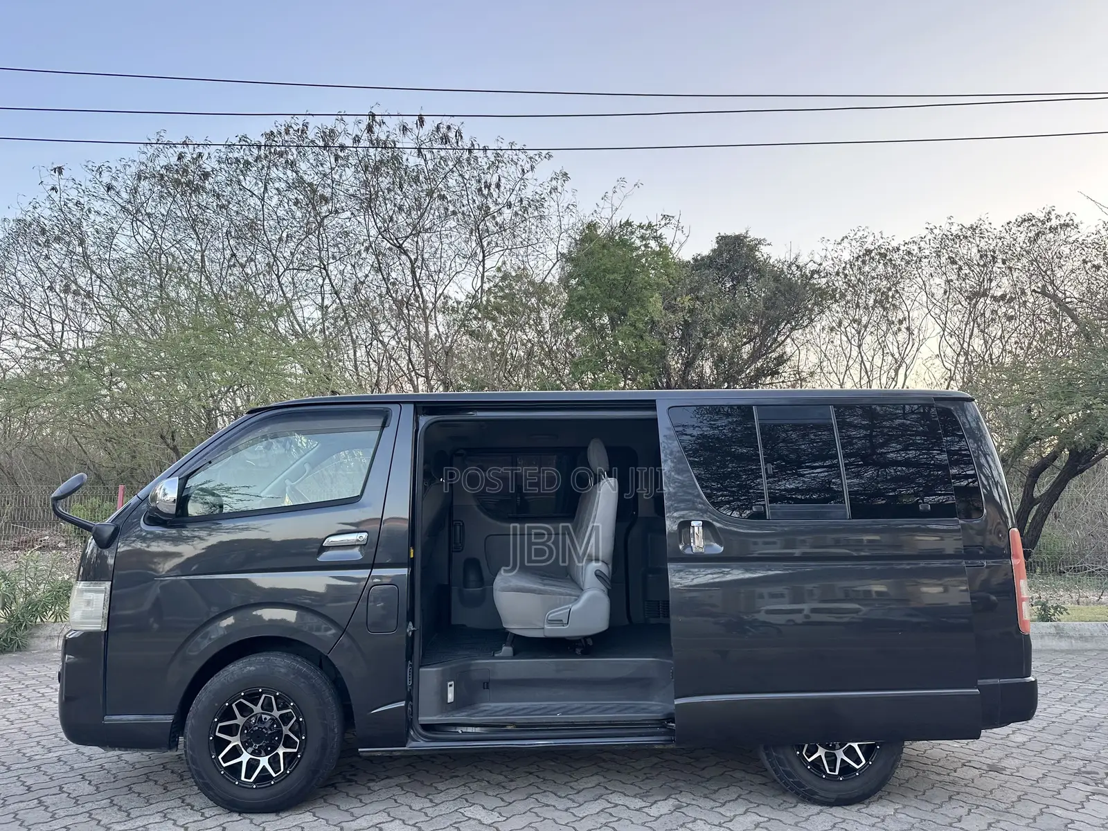 Toyota HiAce 2005 Grey