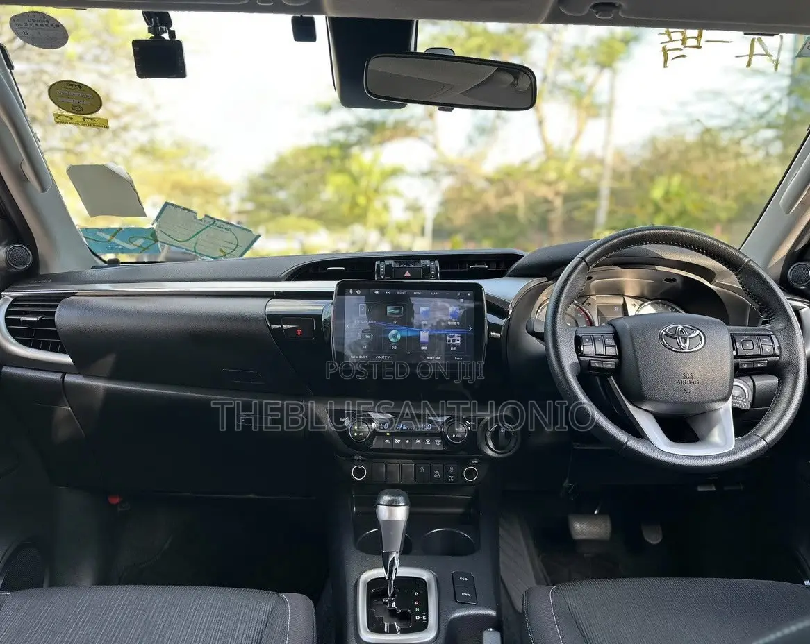 Toyota Hilux 2021 Burgundy