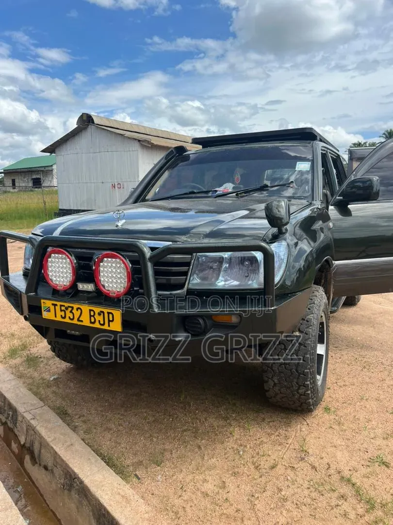 Toyota Land Cruiser HDJ 100 2002 Green