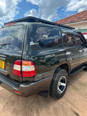 Toyota Land Cruiser HDJ 100 2002 Green