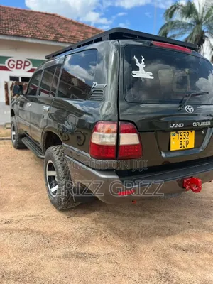 Toyota Land Cruiser HDJ 100 2002 Green