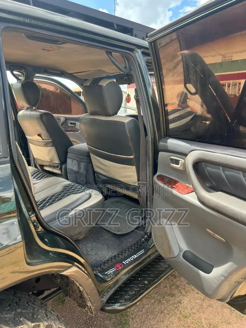 Toyota Land Cruiser HDJ 100 2002 Green