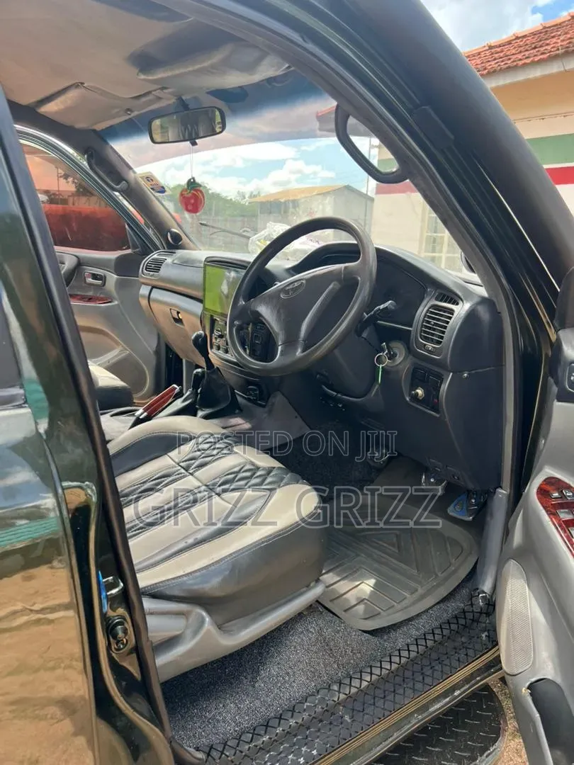 Toyota Land Cruiser HDJ 100 2002 Green