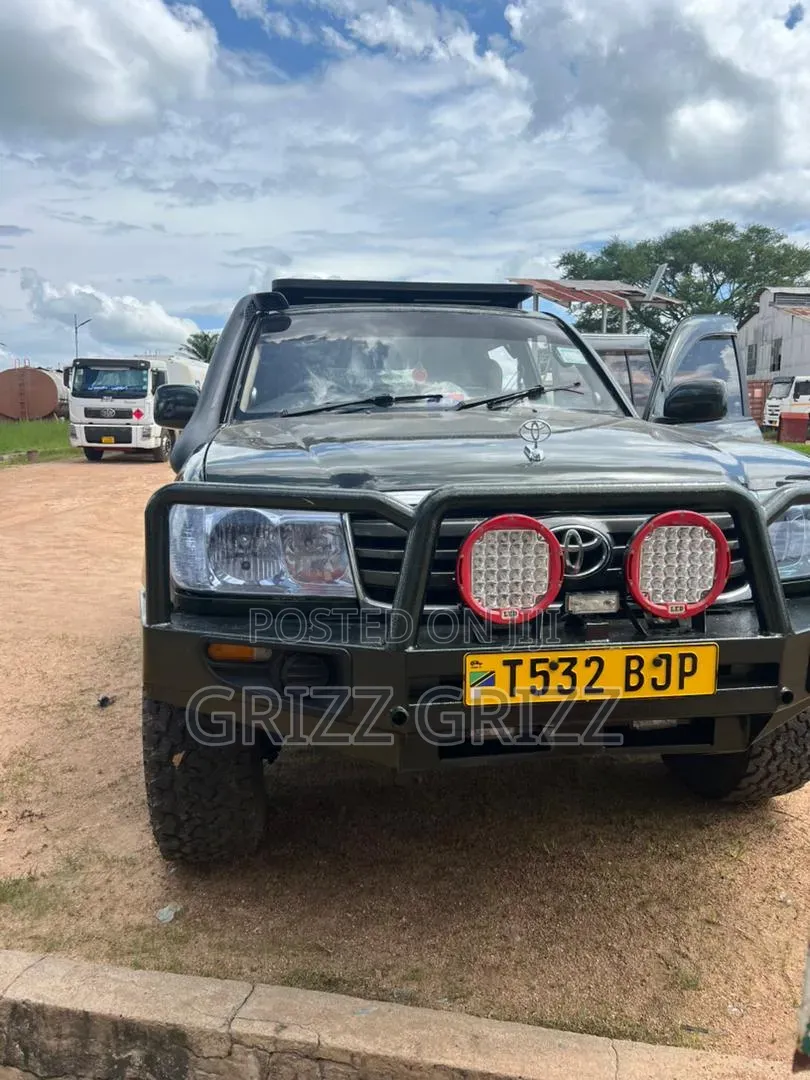 Toyota Land Cruiser HDJ 100 2002 Green