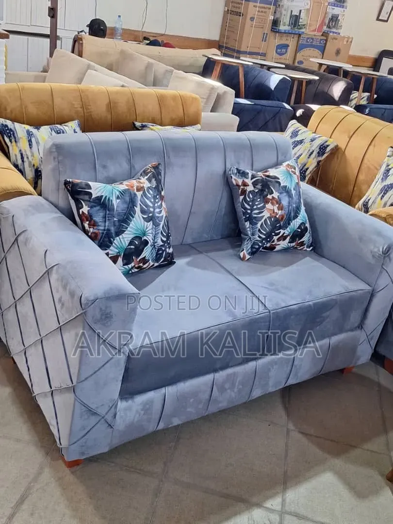 Sofa Watu Wawili