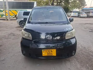 Toyota Porte 2005 Black