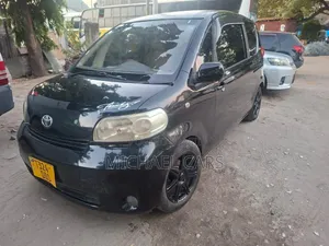 Toyota Porte 2005 Black