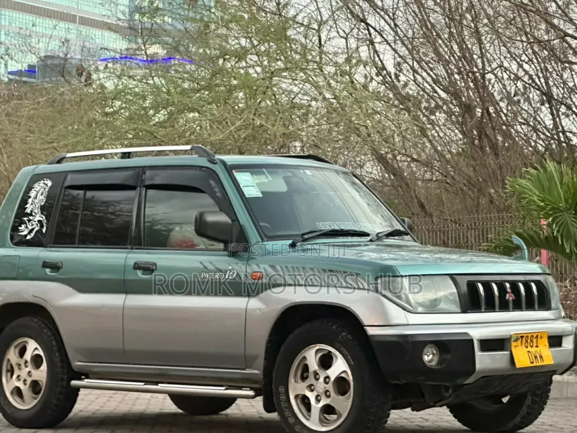Mitsubishi Pajero 2005 White