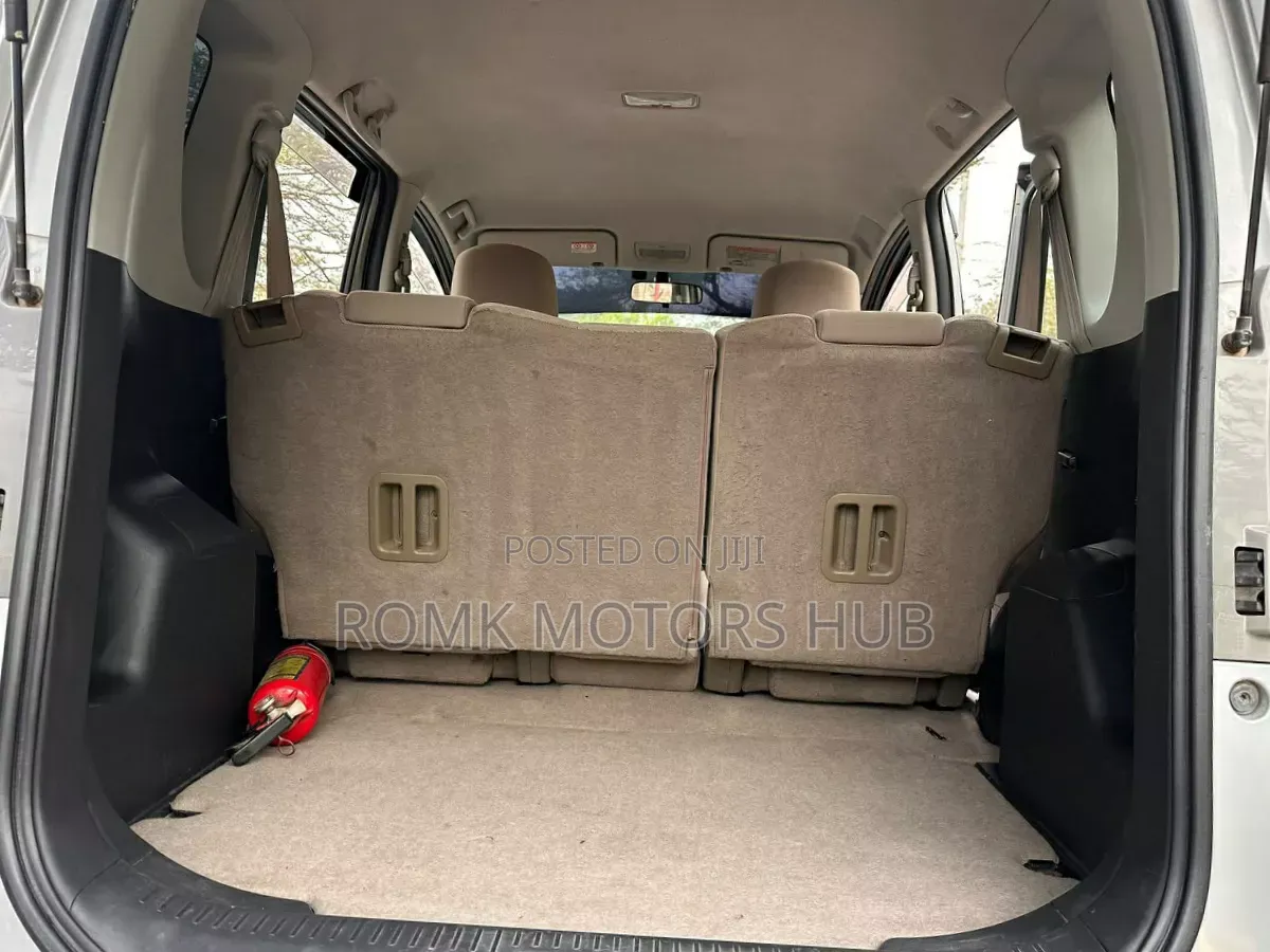 Toyota Ractis 2007 Silver
