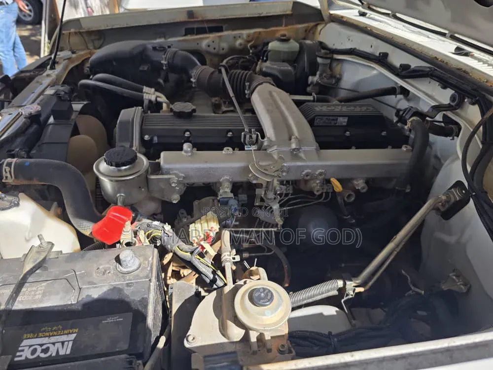 Toyota Land Cruiser 2015 White