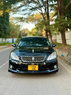 Toyota Crown 2011 Black