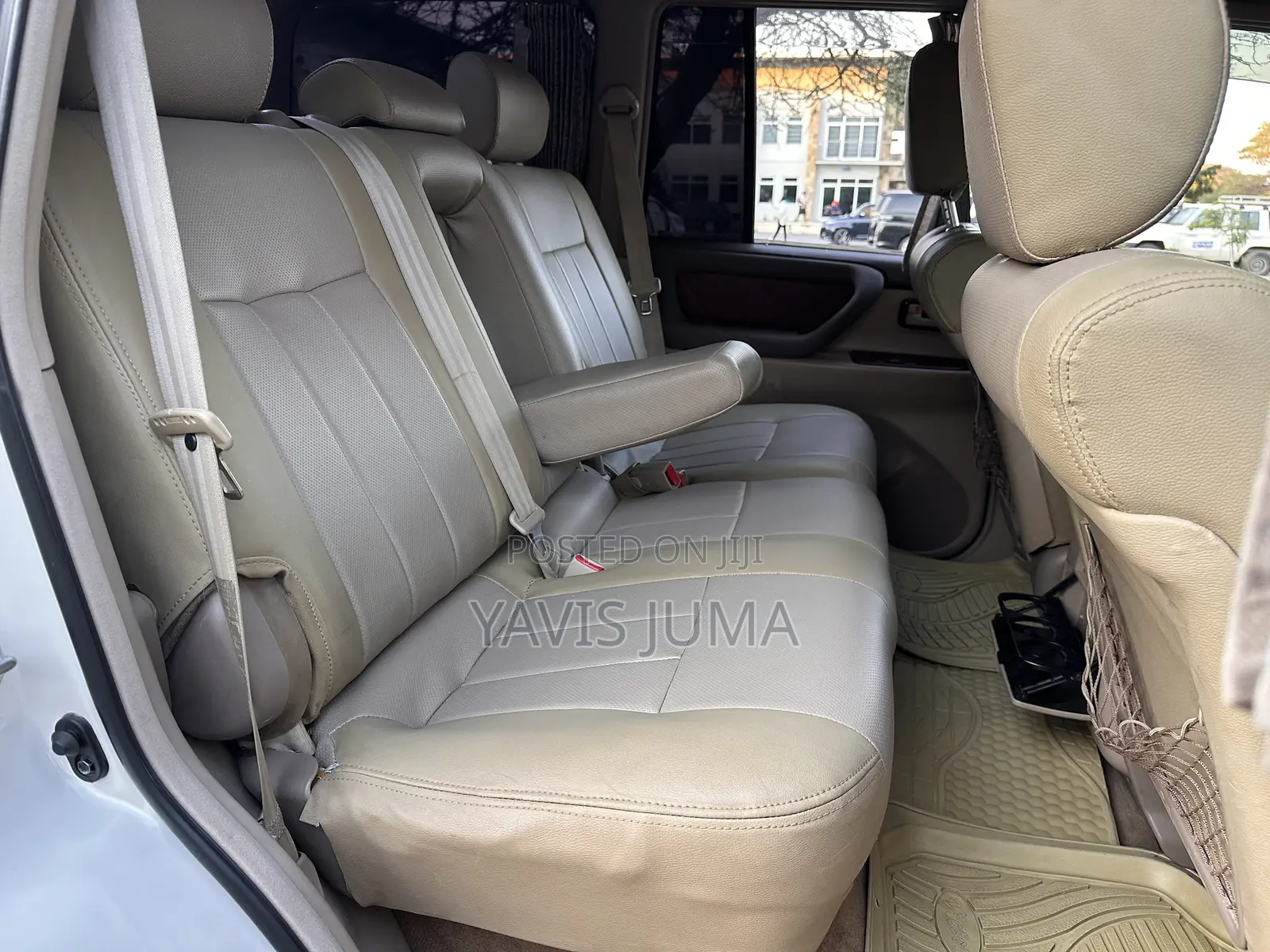 Toyota Land Cruiser 2000 White