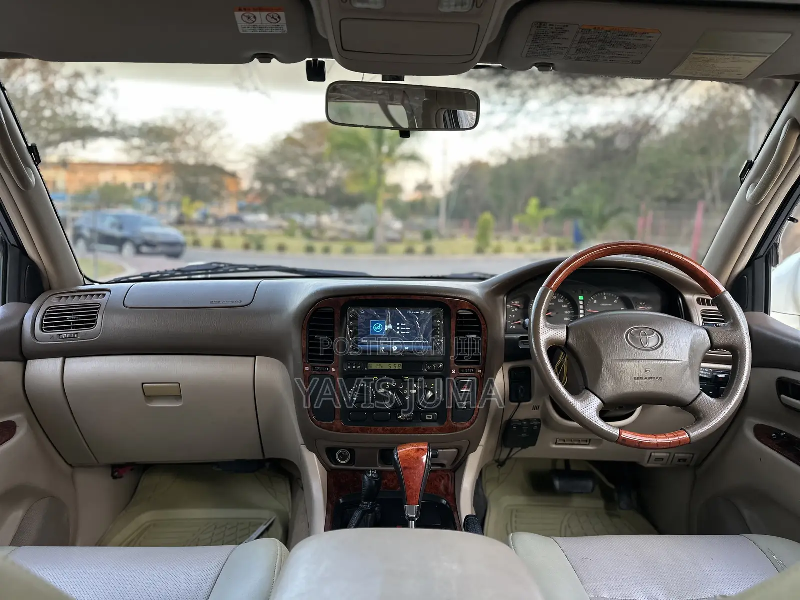 Toyota Land Cruiser 2000 White