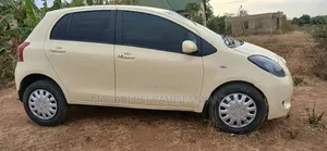 Toyota Vitz 2006 Silver
