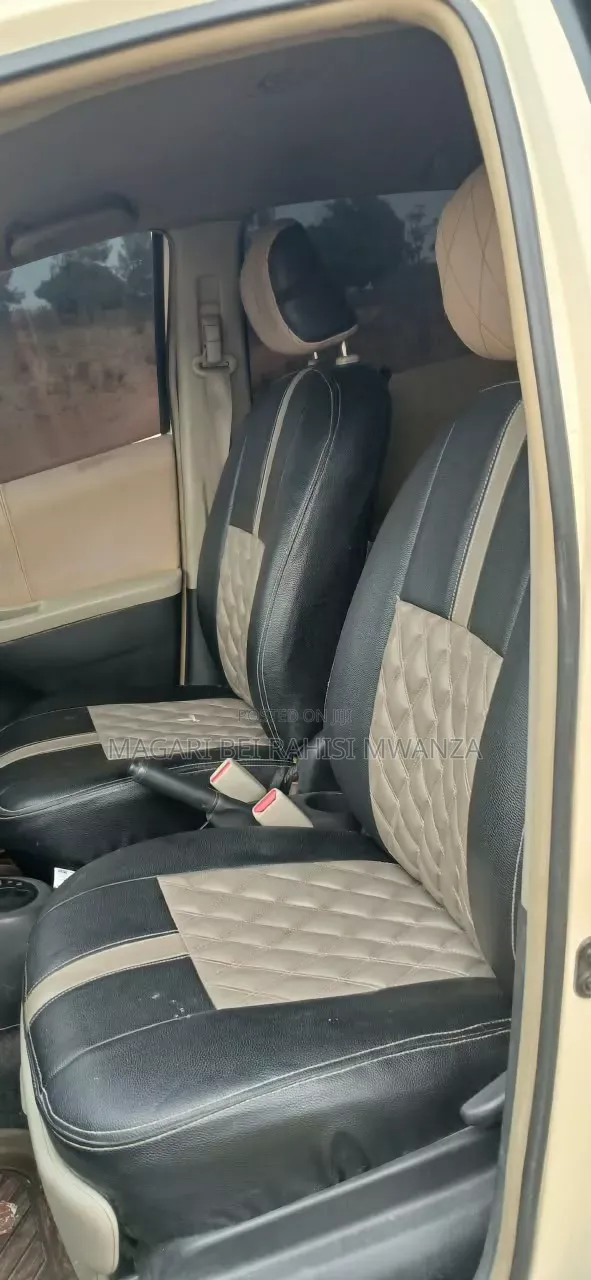 Toyota Vitz 2006 Silver