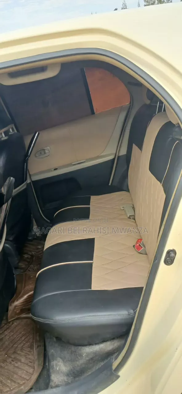 Toyota Vitz 2006 Silver