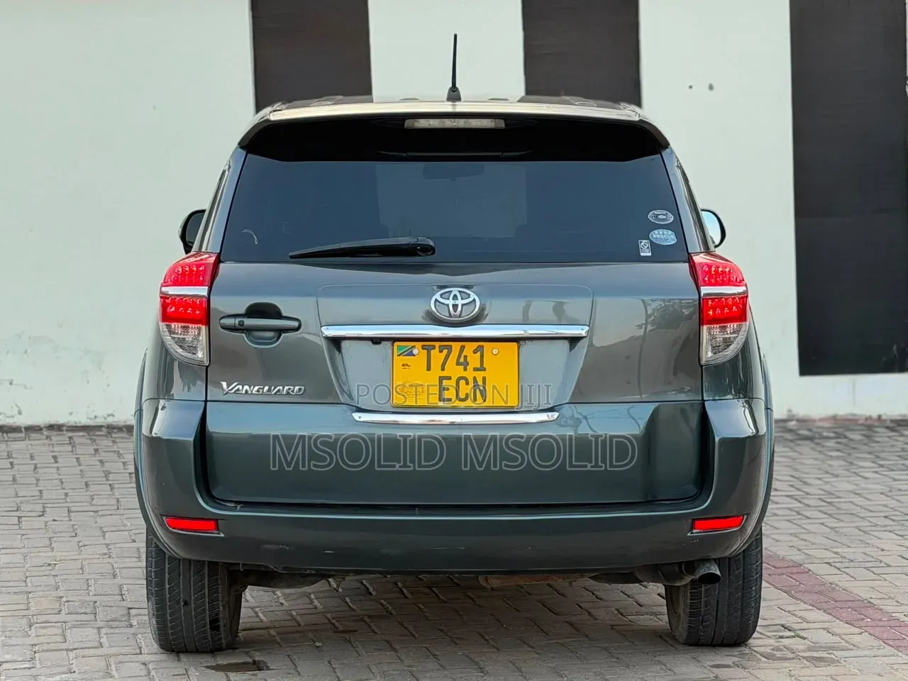 Toyota Vanguard 2010 Gray