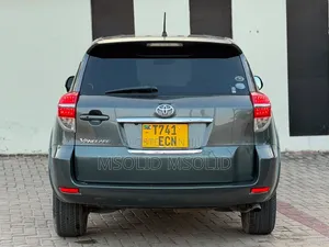 Toyota Vanguard 2010 Gray