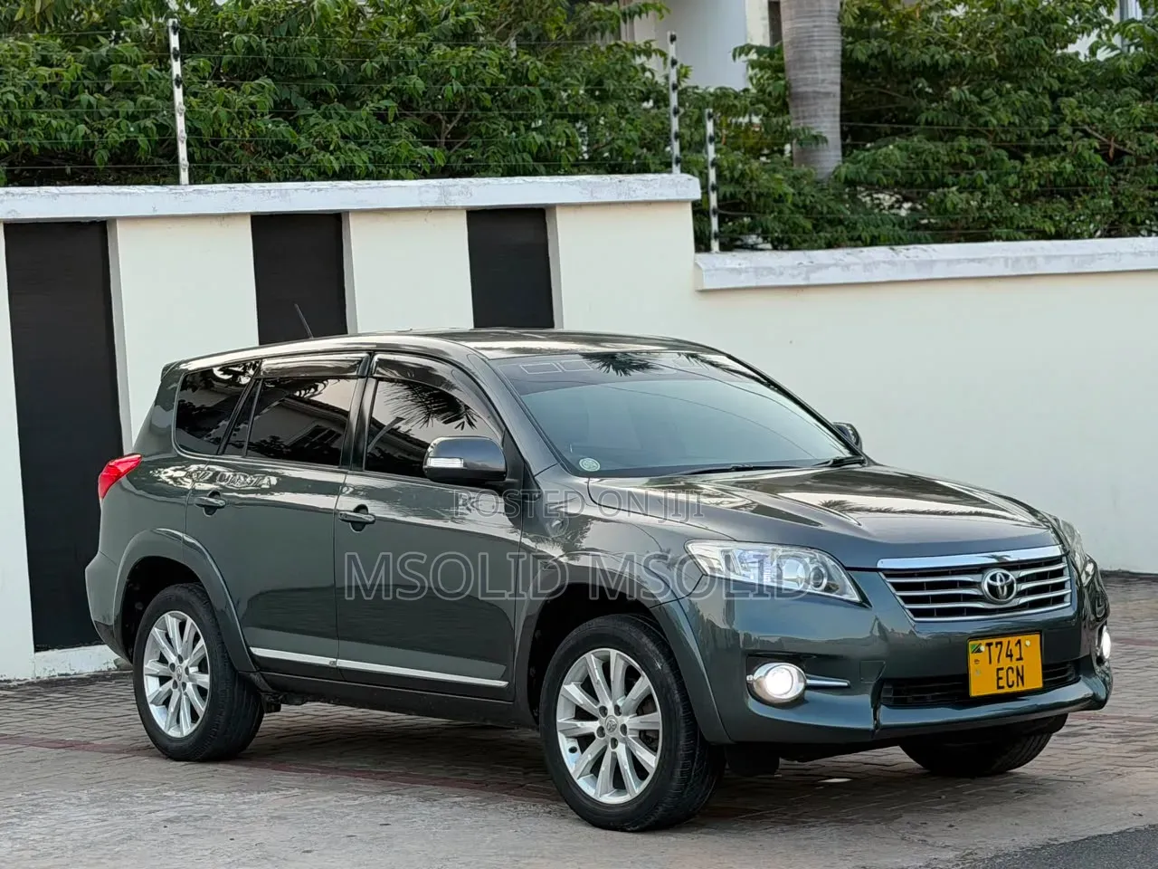 Toyota Vanguard 2010 Gray