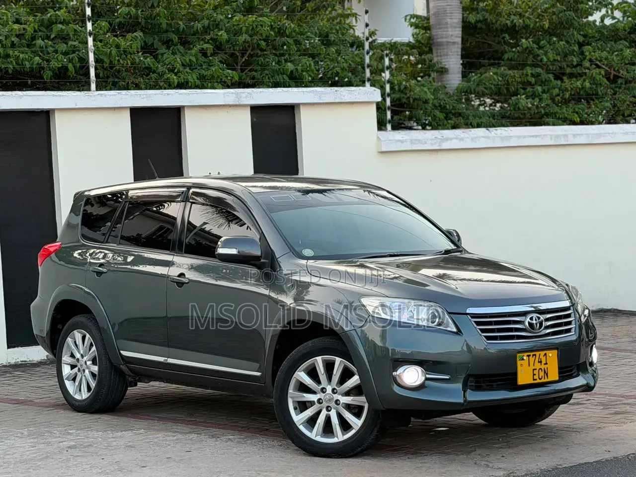 Toyota Vanguard 2010 Gray