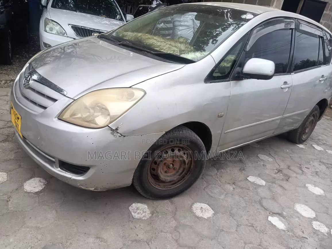 Toyota Corolla Spacio 2004 Silver