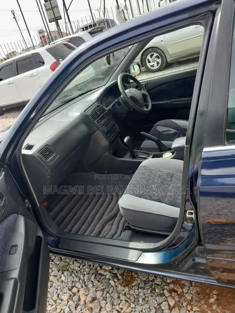 Toyota Carina 2000 Blue