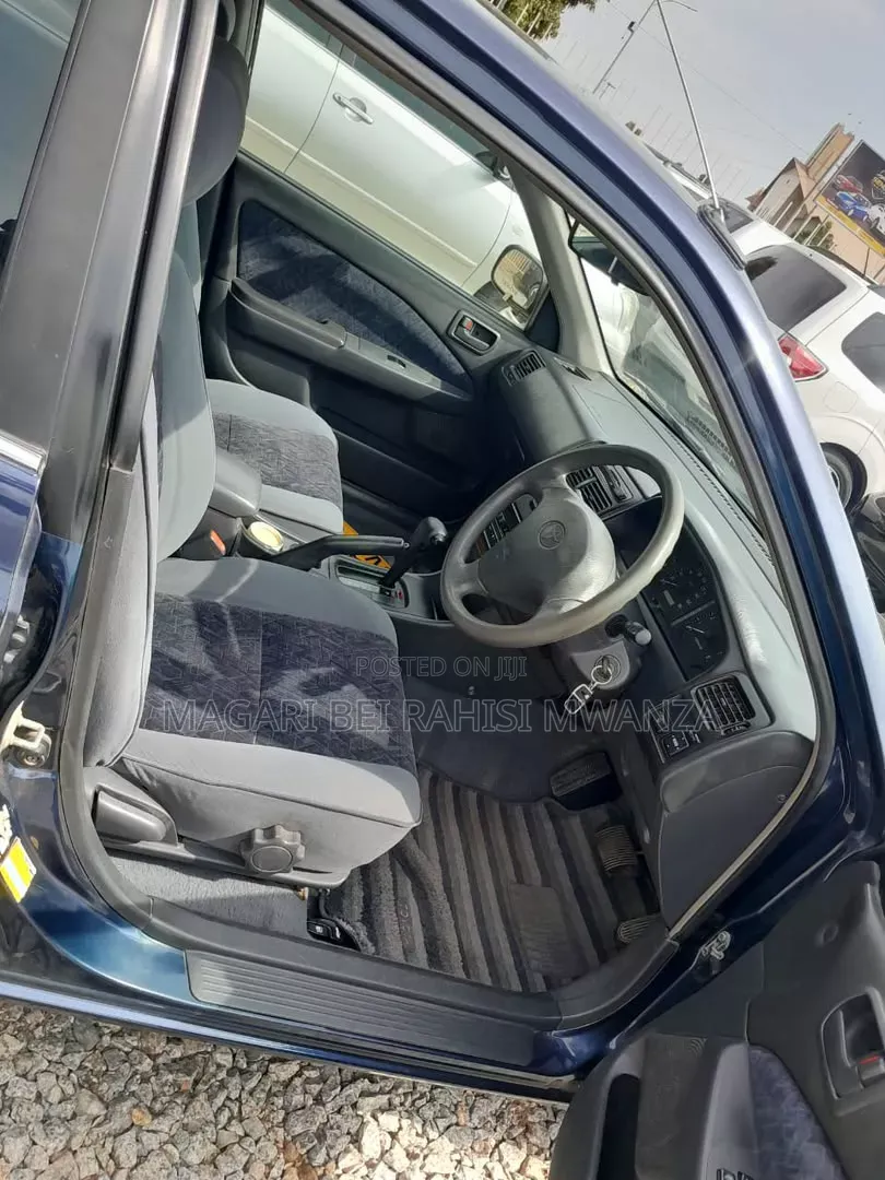 Toyota Carina 2000 Blue