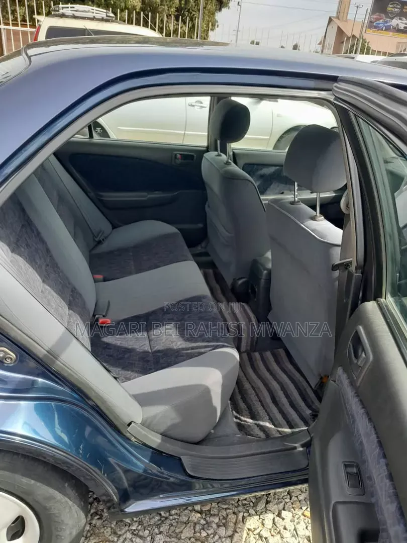 Toyota Carina 2000 Blue