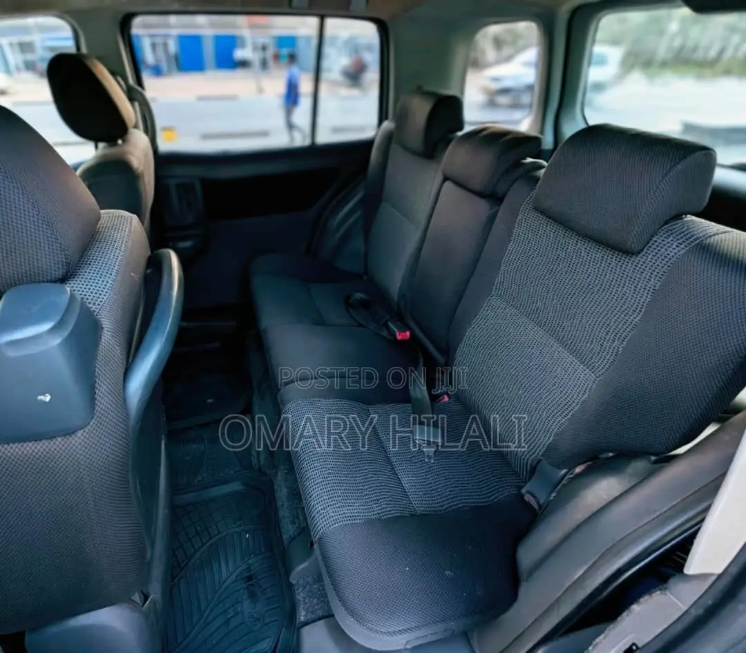 Toyota Succeed 2005 Silver
