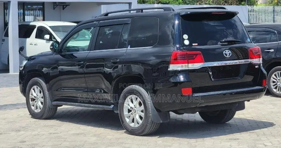 Toyota Land Cruiser 2016 Black