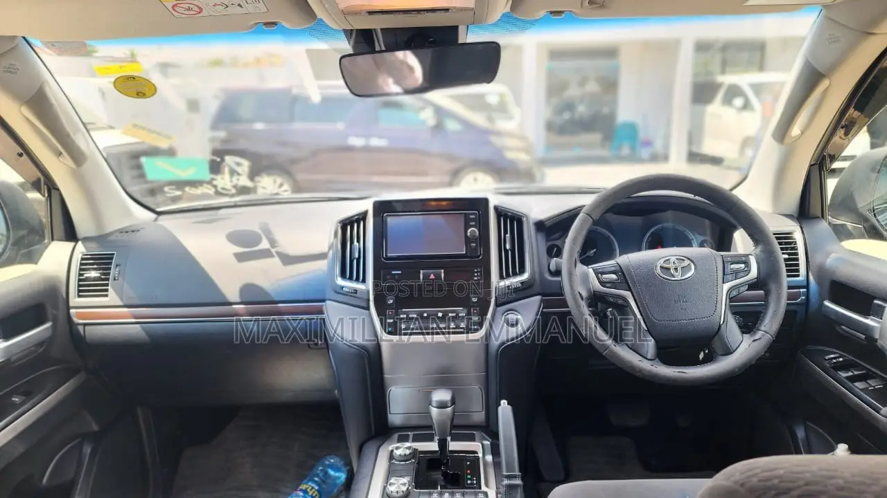 Toyota Land Cruiser 2016 Black