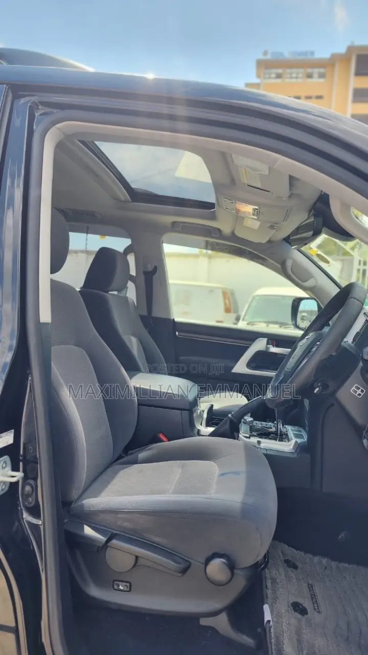 Toyota Land Cruiser 2016 Black