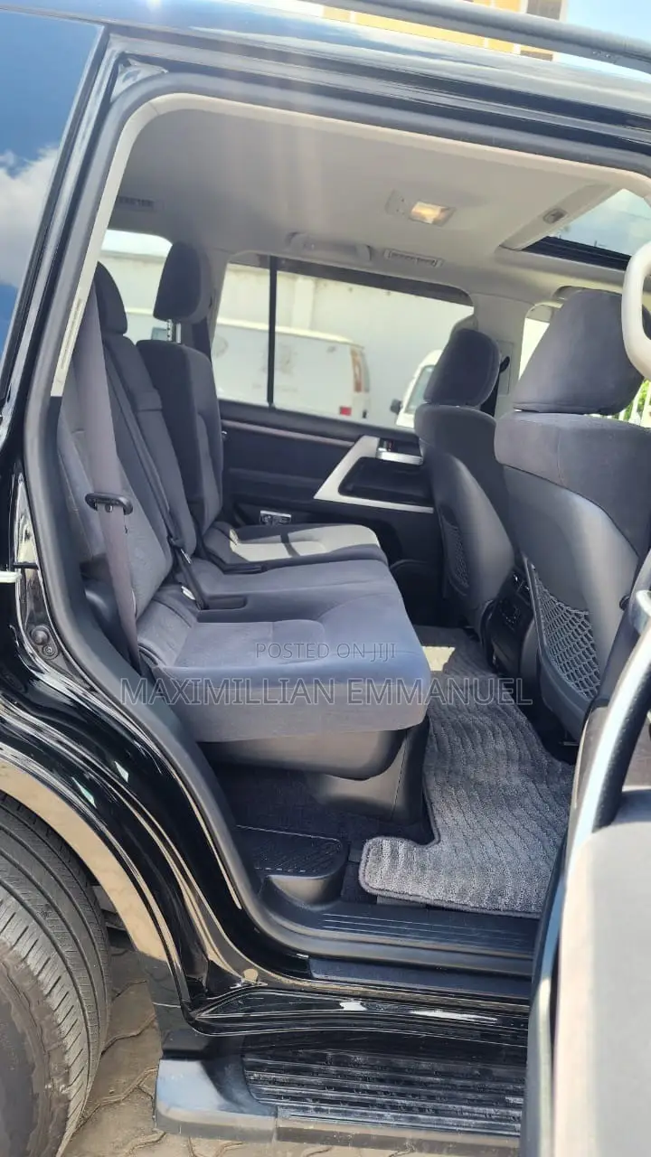 Toyota Land Cruiser 2016 Black