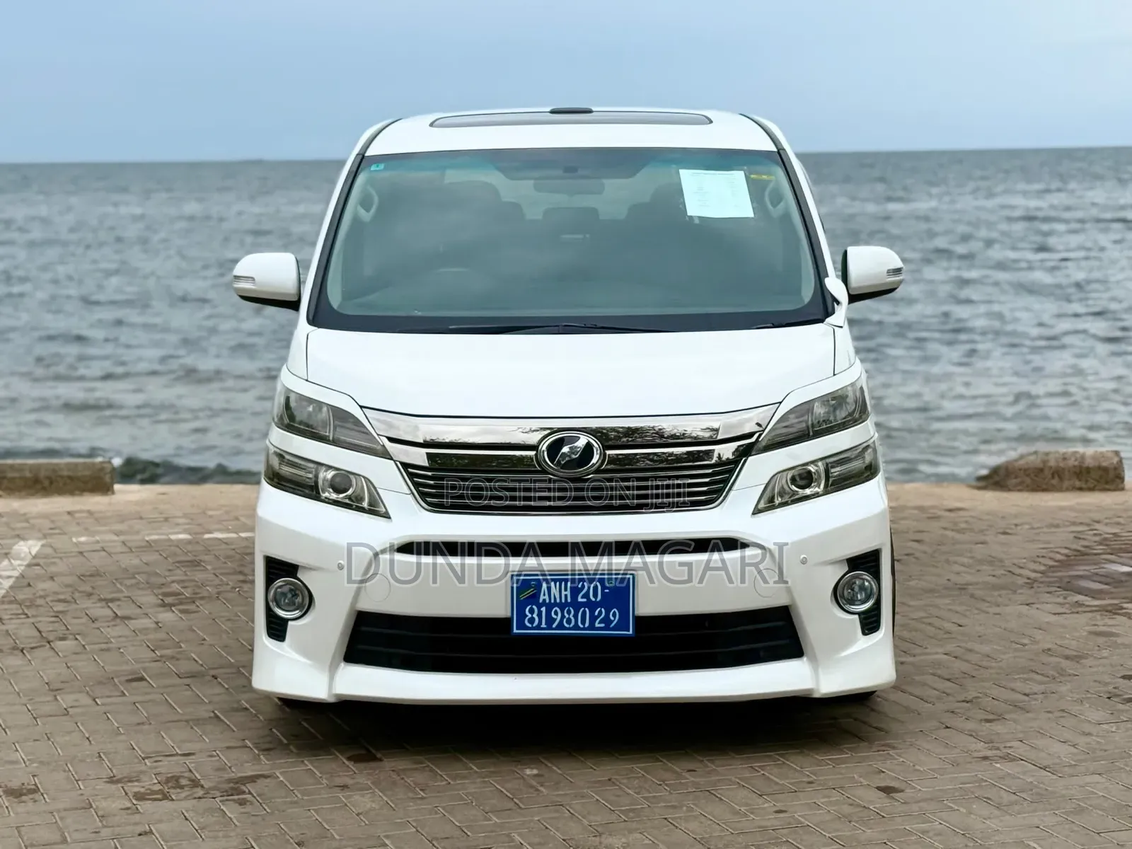 Toyota Vellfire 2011 White