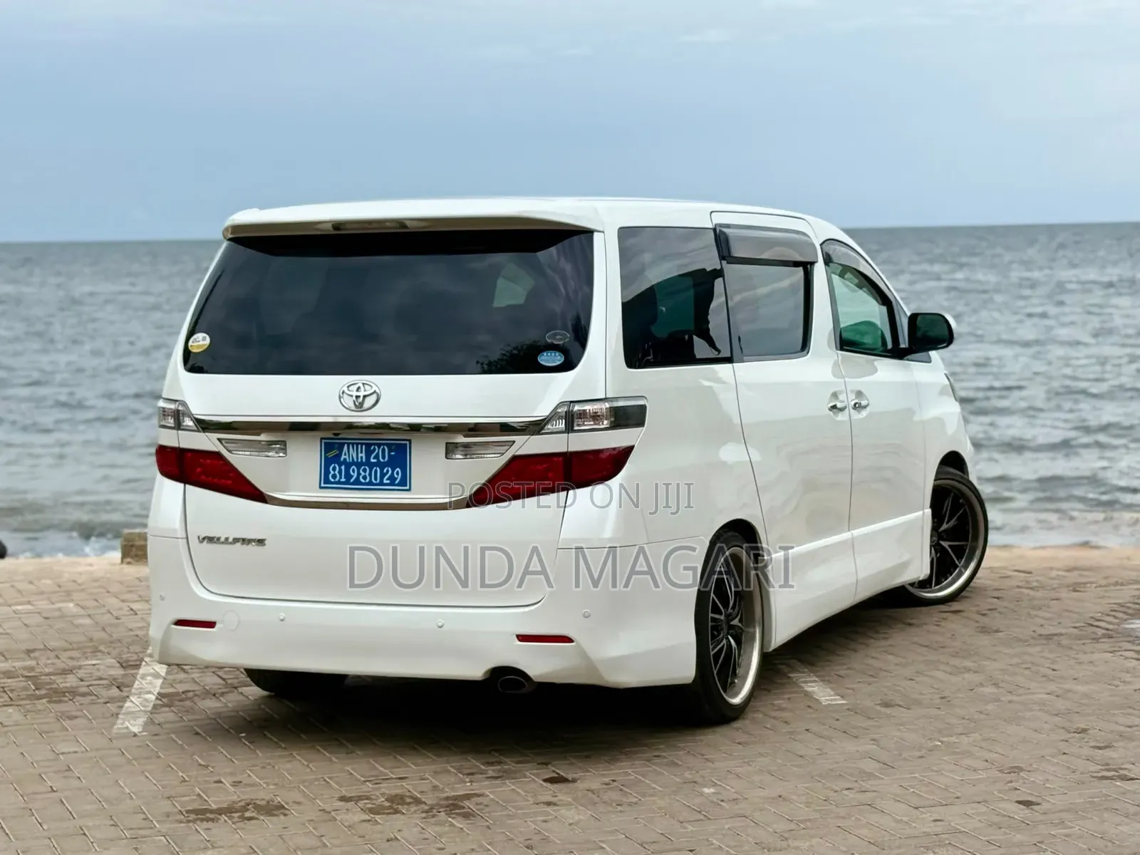 Toyota Vellfire 2011 White