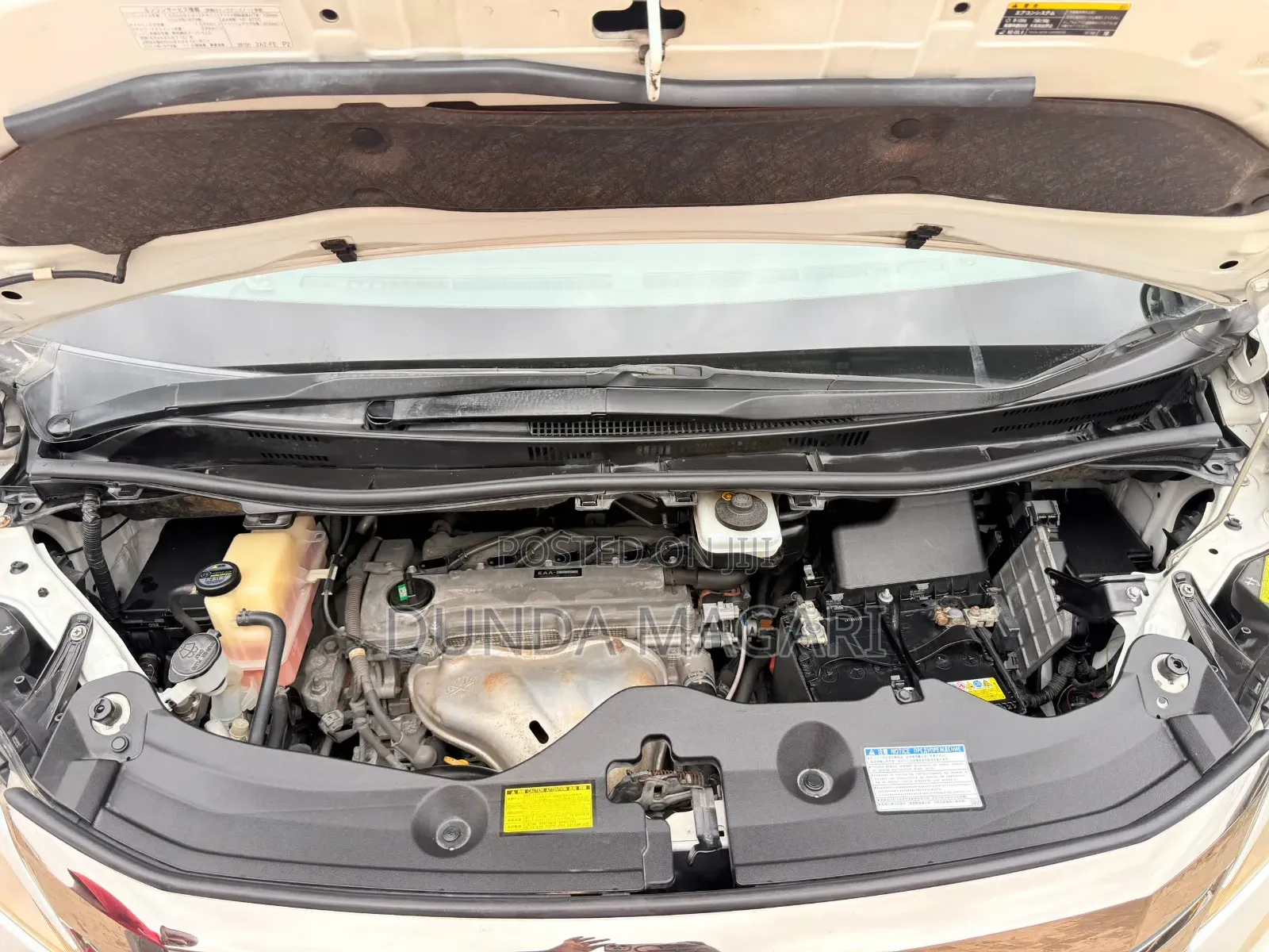Toyota Vellfire 2011 White