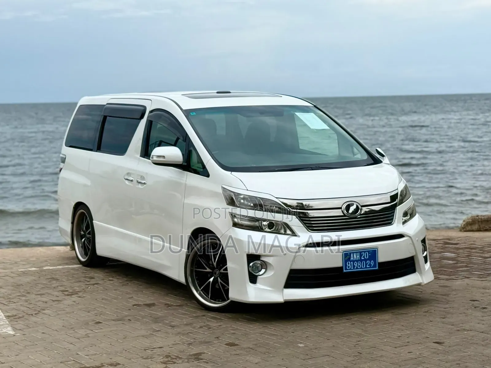 Toyota Vellfire 2011 White