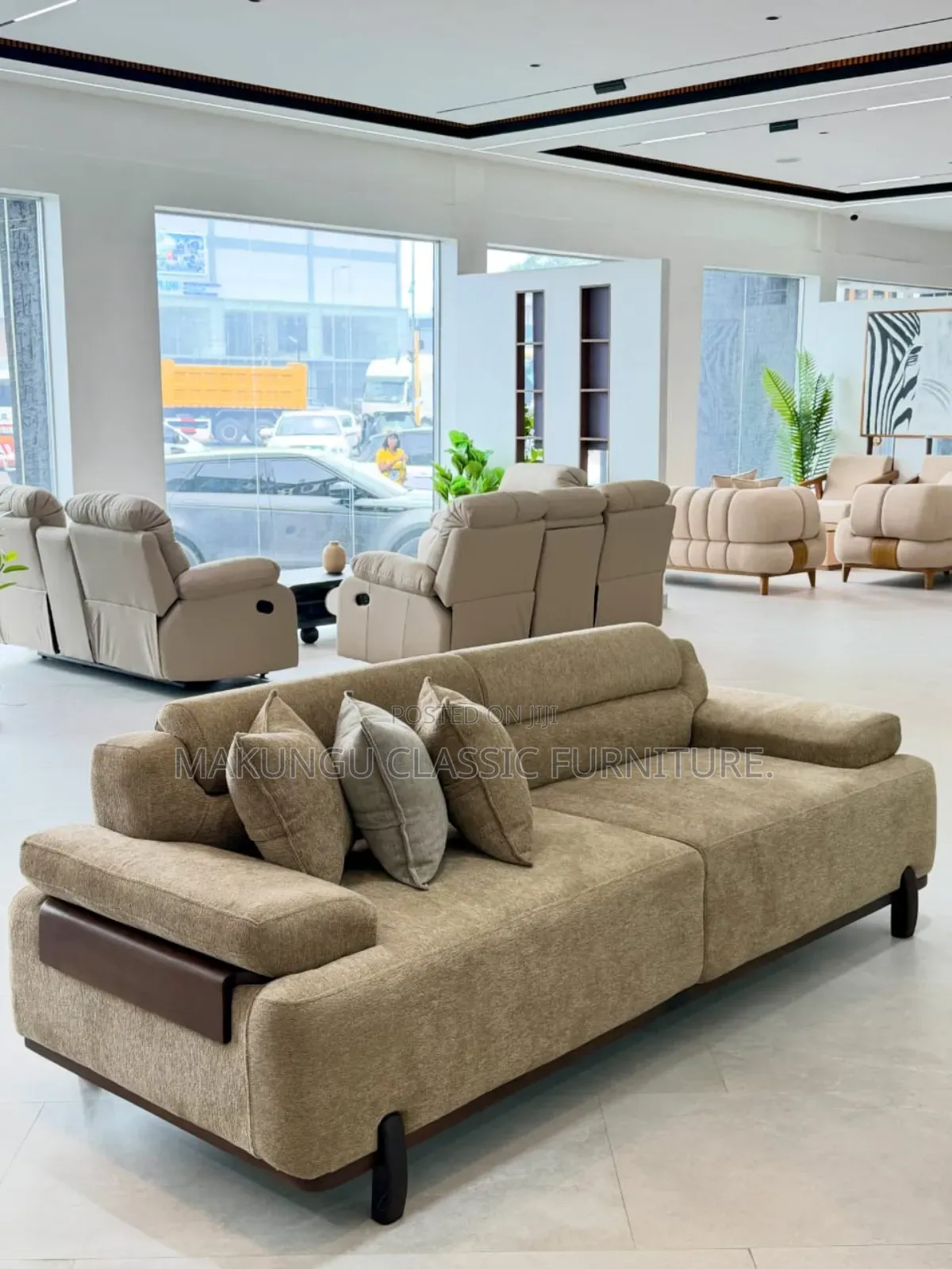 Climber Sofa Design Za 3,2,1,1 Na Coffee Table Yake