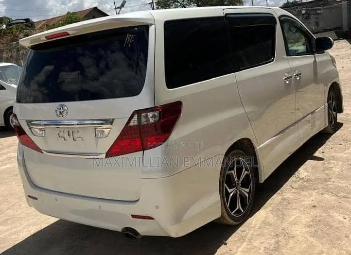 Toyota Alphard 2011 White