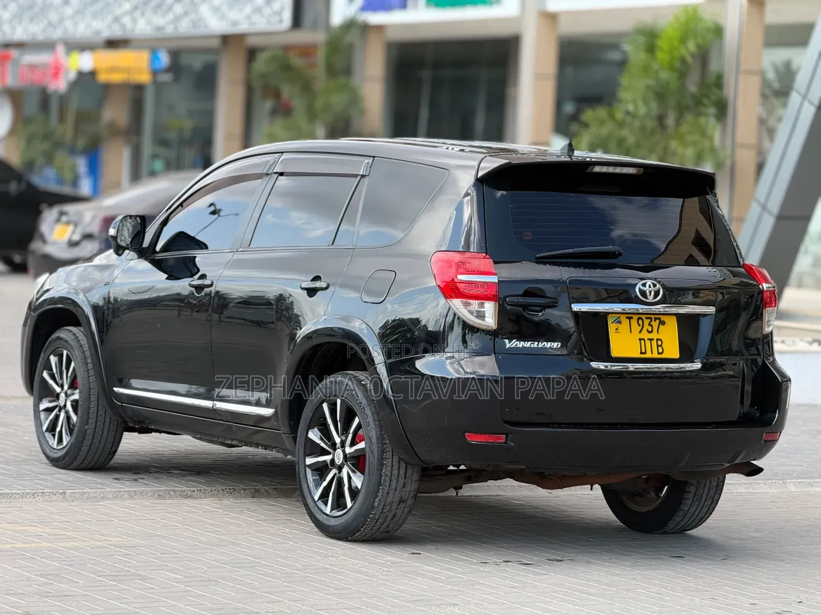 Toyota Vanguard 2011 Black