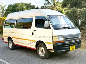 Toyota HiAce 1999 White