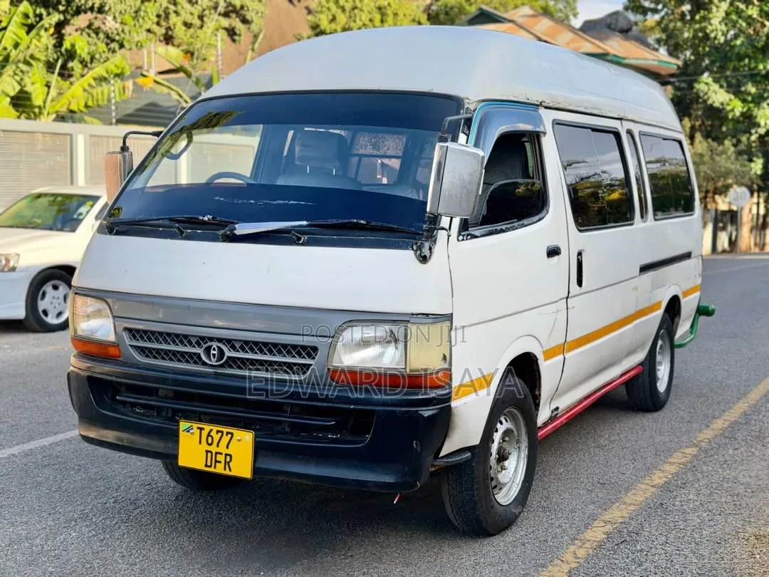 Toyota HiAce 1999 White