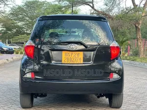 Toyota Ractis 2010 Black