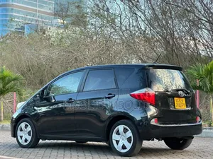 Toyota Ractis 2010 Black