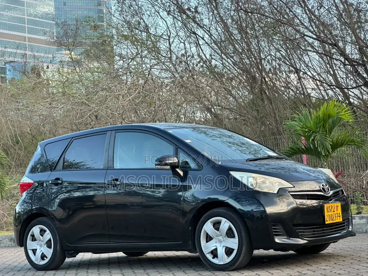 Toyota Ractis 2010 Black