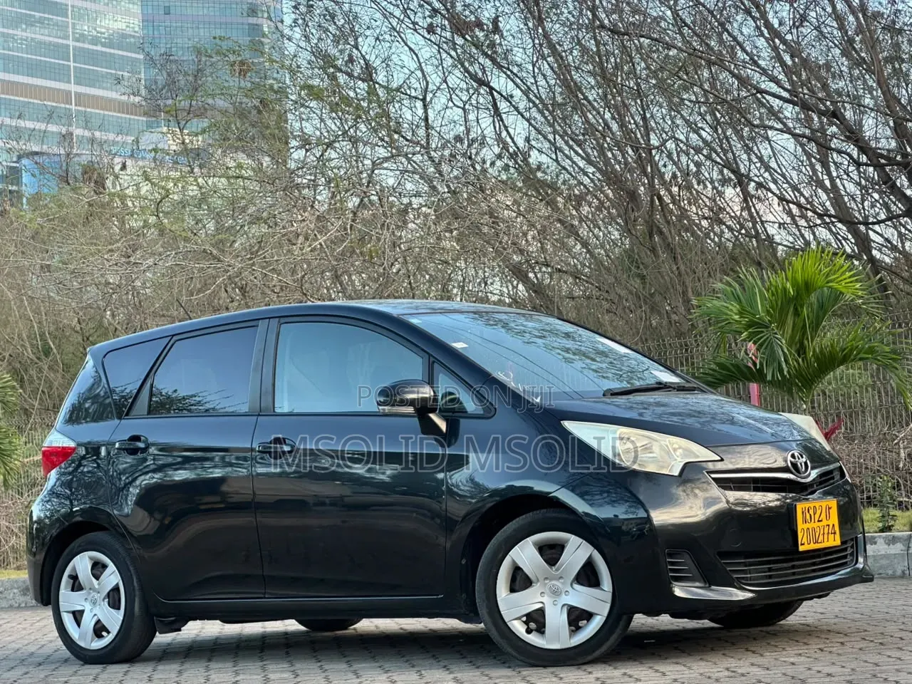 Toyota Ractis 2010 Black