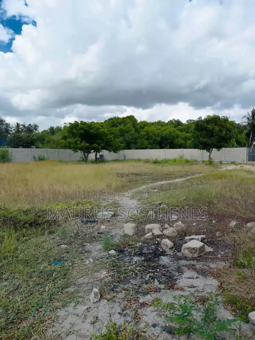 Beach Plot for Sale TSH 880,000,000 at Mbezi Beach, Dar Es Salaam